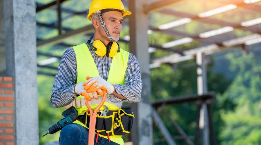 Professional gutter cleaning in Colesburg, IA